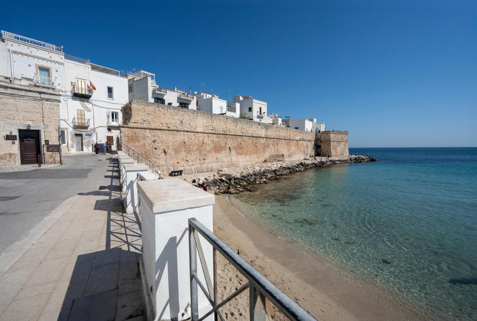 Heart Of Monopoli Apartments Near The Sea Экстерьер фото